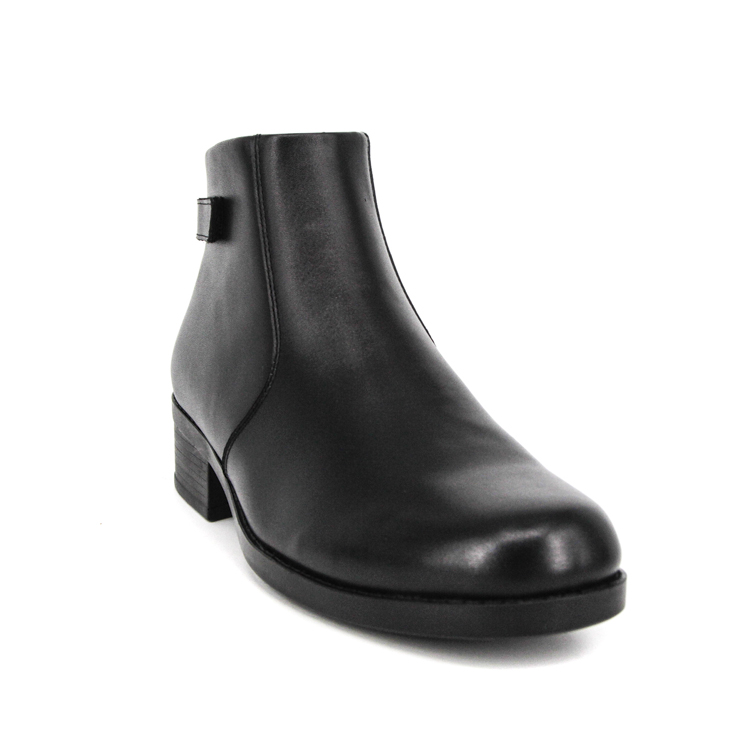 Mlad&eacute; d&aacute;msk&eacute; kancel&aacute;řsk&eacute; boty na n&iacute;zk&eacute;m podpatku 1108