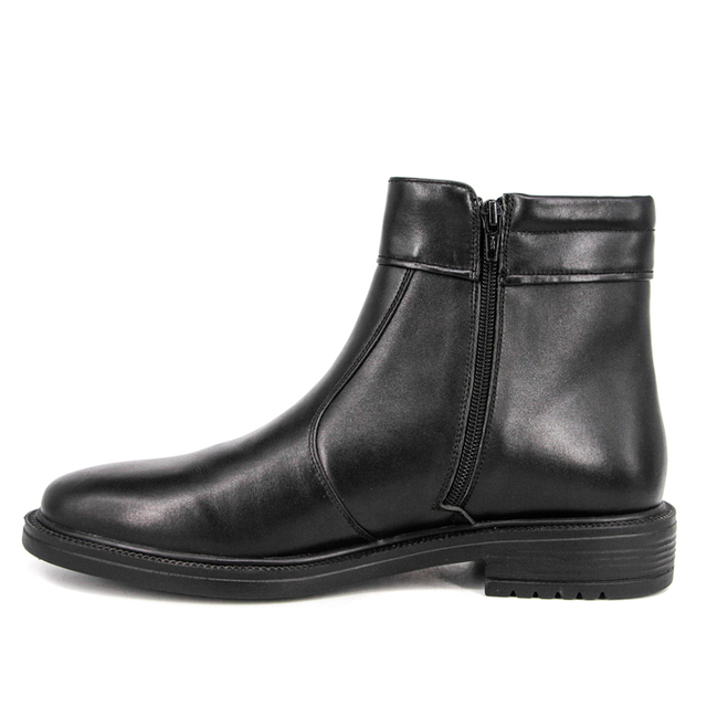 รองเท้าทำงานหุ้มข้อสไตล์มินิมอลซาอุดีอาระเบีย 1220