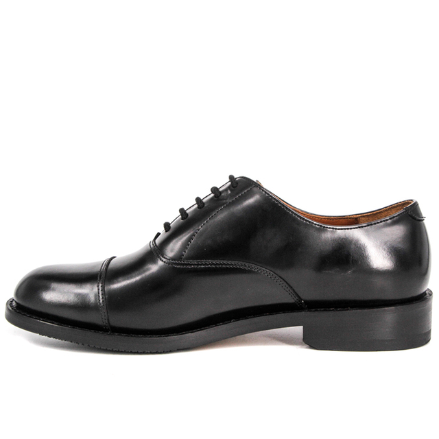 รองเท้าทำงานส้นเตี้ยสีดำ 1202