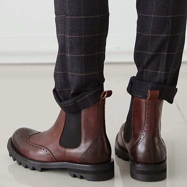 Ce fel de cizme militare sunt cizmele Chelsea?